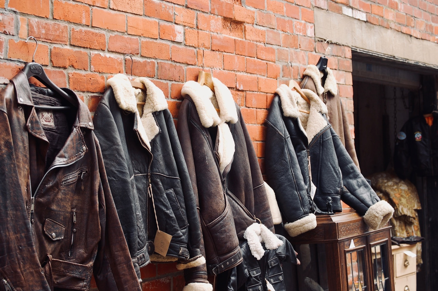 Tendencias icónicas de los 90 que vuelven a estar de moda